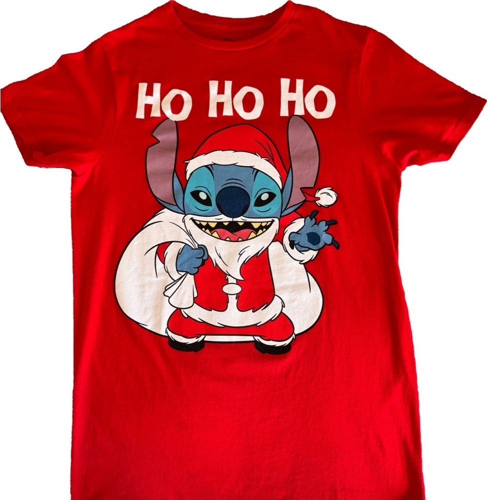 🎅 NWT Disney Red Stitch Santa T-Shirt great for the holidays